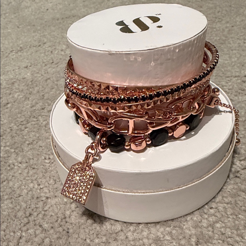 Bomb Party bracelet stack Take Me Anywhere with You in rose gold and black onyx - Picture 3 of 4